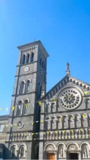 Sun on the streets, blue skies overhead ☀️ Thurles looking its absolute best today, proof you don’t have to go far to find a little bit of magic 💛

#Thurles #Munster #Ireland #lovethurles #visittipperary